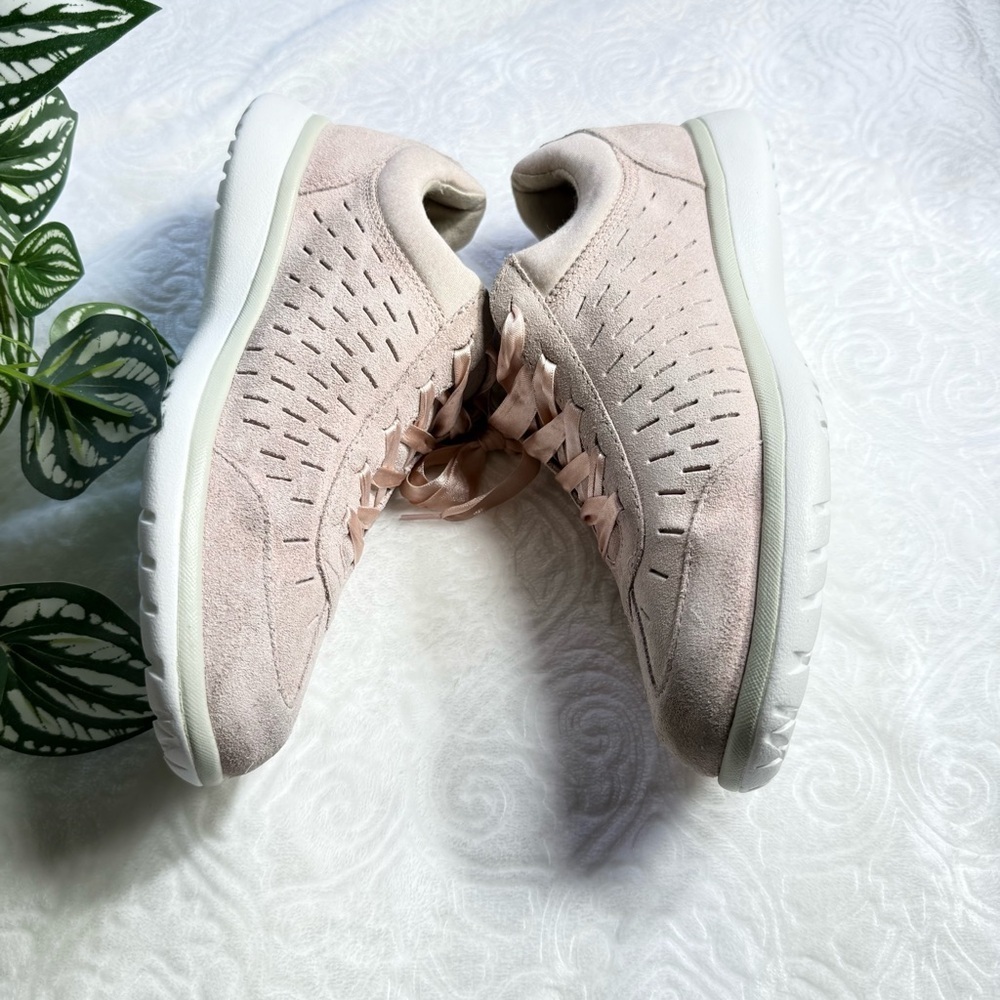 UGG Blush Pink Suede Sneakers Satin Ribbon Laces Women’s Size 7 - Picture 4 of 7